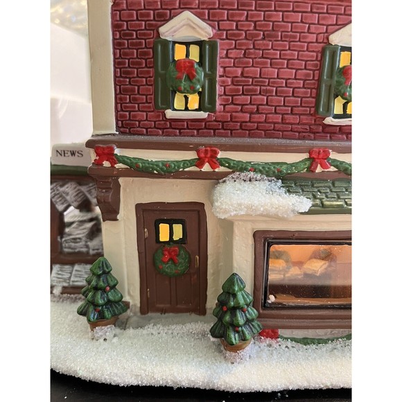 St Nicholas Square Village Gazette News Illuminates House Christmas Village IOB - Picture 4 of 16